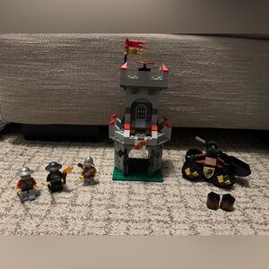 Lego Kingdom Attack on the Outpost 7948 **RETIRED SET**